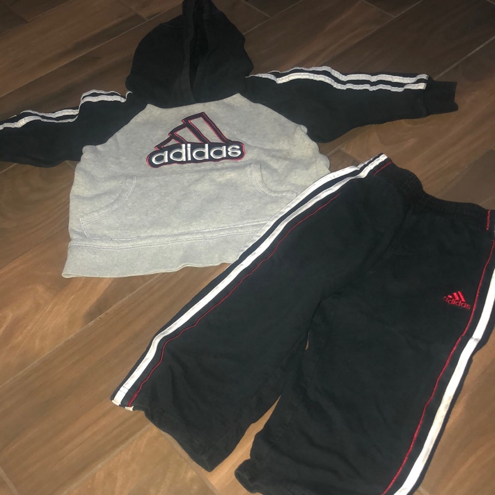 Toddler adidas sweatsuit - Picture 1 of 5